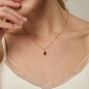 Collier pendentif grenat plaqué or 18 carats pour femme, chaîne maille gourmette classique, bijou à porter au quotidien - Product Image 3