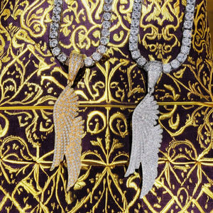 จี้รูปปีกฮิปฮอปสุดหรู เงินแท้ 925 ประดับเพชรโมอิสซาไนต์ VVS D ชุบโรเดียม พร้อมใบรับรอง GRA เหมาะสำหรับใส่ทุกวัน - Product Image 4