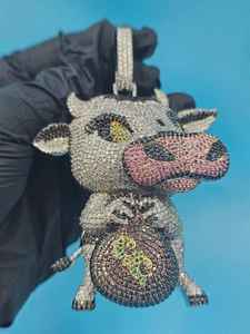 Colgante de moissanita colorido con diseño de cara de vaca, colgante de Hip Hop, colgante de plata 925, colgante para amantes de los animales, colgante personalizado con incrustaciones de circonitas para hombre - Product Image 6