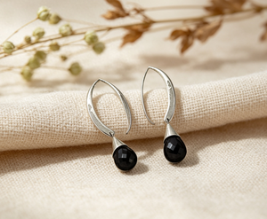 Pendientes de gota de agua de ónix negro chapados en plata Art Palace, pendientes colgantes vintage con engaste de bisel para mujer - Product Image 1