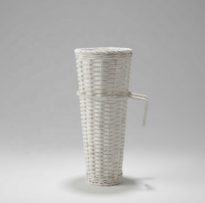 Support à baguette en rotin conçu pour s'attacher solidement à la console de voiture. Un support à baguette en rotin élégant. - Product Image 3