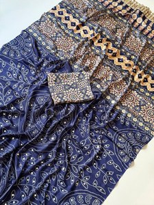 Sari ethnique effet miroir, Sari en soie Bandhani royal avec drapé en velours, Sari Bandhani motif fleur miroir, Élégance Bandhani intemporelle - Product Image 3