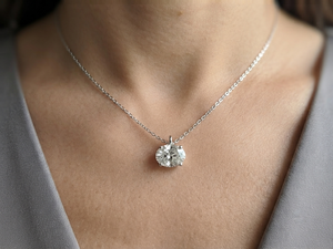 จี้เพชรโมอิสซาไนต์ทรงรี 2.20 กะรัต จาก Lurba Jewels สำหรับงานแต่งงาน ของขวัญครบรอบสำหรับผู้หญิง ทำจากทองคำขาว 14K แท้ - Product Image 5