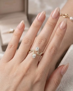 แหวนเพชรทรงหยดน้ำแบบงูพันรอบ แหวนหมั้นสำหรับผู้หญิง ชุบทอง ประดับเพชร ปรับขนาดได้ - Product Image 5