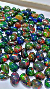 โอปอลเอธิโอเปียสีดำธรรมชาติทรงหลังเบี้ยเจียระไนแบบบริลเลียนท์ น้ำหนัก 3-5 กะรัต พร้อมใบรับรองจากผู้ตรวจสอบอิสระ เกรดท็อป สำหรับทำเครื่องประดับ - Product Image 4