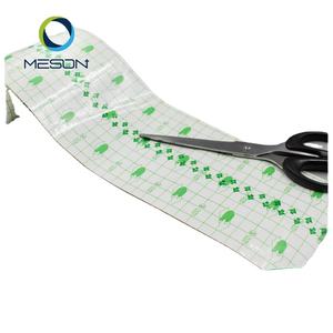 Rouleau de pansement de soin de <span class=keywords><strong>tatouage</strong></span> Film transparent étanche pour la guérison initiale du <span class=keywords><strong>tatouage</strong></span> et la réparation de la peau Emballage d'approvisionnement adhésif - Product Image 1