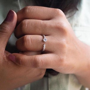 Anillo minimalista de moissanita con corte redondo, banda abierta de eternidad completa, plata 925 original, regalo de promesa para amantes, amuletos - Product Image 3
