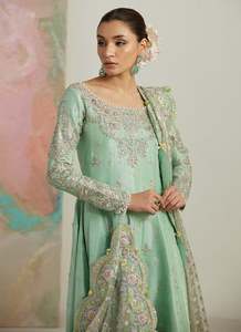 Robe de soirée longue verte brodée à imprimé floral, coupe trapèze, pour femme, style Anarkali, avec dupatta, en satin, pour tenue de soirée formelle, taille naturelle - Product Image 2
