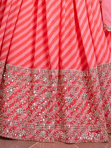 Robe de demoiselle d'honneur rose à épaules dénudées, ornée de perles, avec jupe en organza et dupatta - Product Image 5