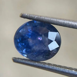 zafiro azul corte ovalado 1.10 ct zafiro azul natural facetado de Sri Lanka. - Product Image 1