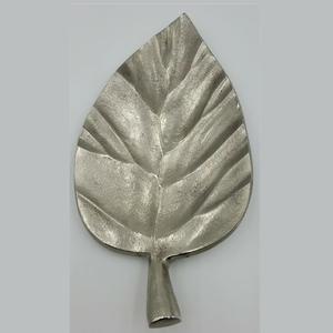 Plateau à chocolat en métal design attrayant pour la maison, plateau de service décoratif en aluminium finition argentée pour cadeaux de mariage - Product Image 6