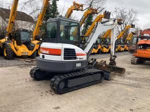 Mini-excavatrice Bobcat E55 à prix d'usine, excavatrice compacte sur chenilles hydraulique pour les travaux de construction, d'aménagement paysager et d'infrastructure - Product Image 3