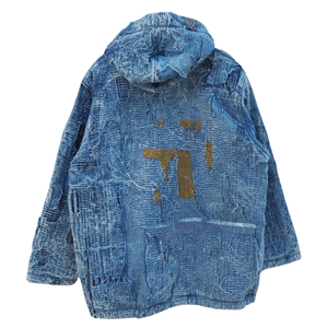 Chaqueta de mezclilla con capucha para hombre, estilo patchwork desgastado, streetwear, corte largo y holgado, algodón, con logo trasero, para otoño - Product Image 1