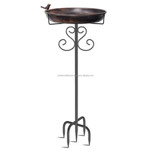 Bain d'oiseaux décoratif en métal pour jardin extérieur, design rustique, piédestal robuste, résistant à la rouille, station d'eau pour oiseaux - Product Image 1