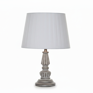 Lámpara de Mesa de Madera de Estilo Vintage 2026 con Base Tallada Detallada y Pantalla de Tela Plegada Atemporal, Ideal para el Hogar - Product Image 1