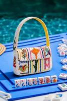 Sac à bandoulière artisanal en perles à thème fruits tropicaux (agrumes, banane, ananas) – Sac à main d'été