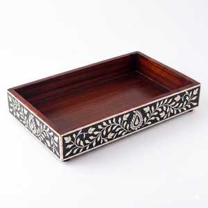 Bandeja Decorativa de Madera con Borde a Cuadros Blanco y Negro, Hecha a Mano, Decoración para el Hogar y Colección de Regalos Premium - Product Image 4