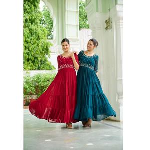 Vestido de Algodón Moderno y Popular con Dupatta para Ceremonias, Eventos Corporativos, Bodas y Regalos, Disponible para la Venta - Product Image 1