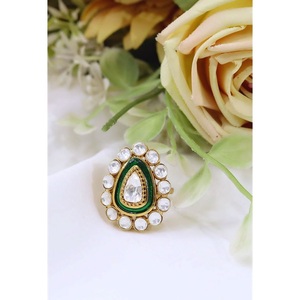 Anillo Elegante y Ajustable con Incrustaciones de Moissanita en Oro Chapado de Latón de Alta Calidad, Colección para Bodas - Product Image 1