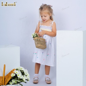 Vestido de niña con coloridas líneas horizontales bordado a mano ODM OEM vestido fruncido de bebé al por mayor fabricante-DR4164 - Product Image 3