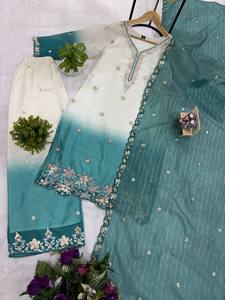 Salwar Kameez de algodón para mujer con dupatta bordada en diseño ombré blanco y morado para uso casual. - Product Image 5