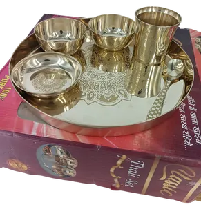 Elegante juego de vajilla de latón dorado con diseño de mandala grabado, vajilla tradicional india con acabado metálico reflectante de lujo. - Product Image 3