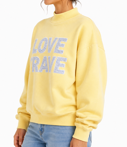 เสื้อสเวตเชิ้ตคอเต่าสีเหลืองสำหรับผู้หญิง ปักลายตัวอักษรคำว่า Love Travel ทรงปกติ ผ้าฝ้ายถัก ใส่ได้ในฤดูใบไม้ร่วง แต่งด้วยลายปัก - Product Image 3