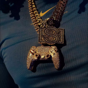 Pendentif personnalisé style hip-hop « Iced Out » en forme de machine de jeu, testé au 100 % avec un testeur de diamants, en argent S925 et moissanite VVS, pour homme - Product Image 1