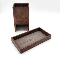 Klassisches Design Umweltfreundlicher Handgefertigter Holz-Würfelturm-Aufbewahrungsbehälter Kartonverpackt Spielzubehör für den Innenbereich
