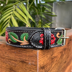 Venta al por mayor collar de perro de cuero de vaca para perros medianos grandes y pequeños hecho a mano impresionantes y cómodos remaches de lujo collares para mascotas - Product Image 2