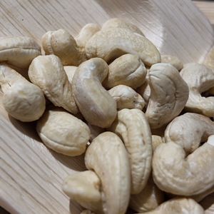 Vietnam <b>Cashew</b> <b>Nuts</b> W320 Clean Natural Whole White With USDA / EU Organic Certificates For Large Volume Export - Product Image 6