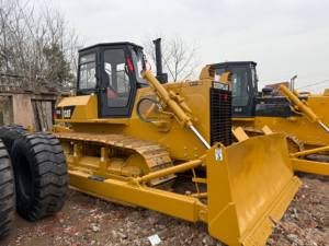 รถดันดินแคตเตอร์พิลลาร์ D6G มือสองสำหรับขาย รถดันดินตีนตะขาบขนาดเล็ก CAT D6D D6M ของแท้มือสอง คุณภาพสูง - Product Image 2