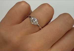 Bague de fiançailles en diamant taille ovale sertie clos, style minimaliste solitaire, pour usage quotidien, bijoux de mariage en or massif 14K 18K - Product Image 6