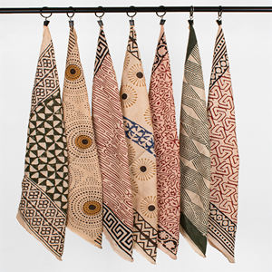 Bandanas en coton naturel Bagru de luxe, faits à la main, accessoires capillaires vintage pour l'été, promotionnels pour les voyages et le branding. - Product Image 1