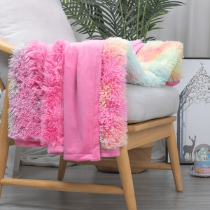 Coperta in Finta Pelliccia Arcobaleno Super Morbida 51"x63", Spessa e Lavorata a Maglia, per Arredamento Invernale - Pelliccia Lunga e Soffice, Solo Ritiro in Negozio - Product Image 4
