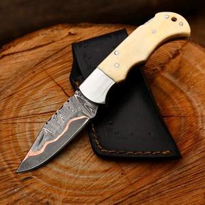 Cuchillo Plegable de Acero de Damasco Hecho a Mano con Mango de Hueso, Funda de Cuero Personalizada, Cuchillo de Bolsillo EDC - Product Image 3