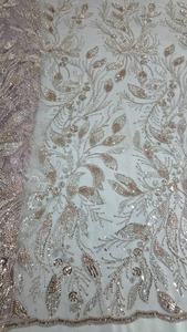 Tissu en filet doux de haute qualité, matériau élégant de créateur, idéal pour les robes de mariée, les saris, les lehengas, les robes de soirée et les vêtements de haute couture. - Product Image 4