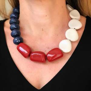 Collar de Bolas Redondas de Resina Marmoleada en Tonos Tierra Mixtos, con Cuentas Acrílicas, Joyería de Declaración Voluminosa para Mujer, Collar de Esferas de Plástico - Product Image 2