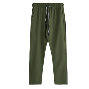 Conjunto Deportivo Unisex Verde Oliva, Manga Corta, Cuello Redondo, Color Sólido, Corte Regular, Pantalones con Cordón, Personalizado, Ecológico - Product Image 3