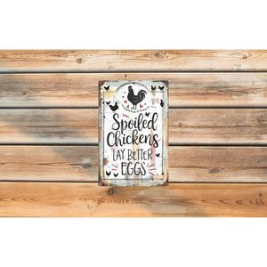 Insegna in metallo divertente per pollaio da esterno in stile rustico, accessorio per la casa, per galline coccole che producono uova migliori, il fieno per galline è buono per le uova - Product Image 2