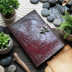 Diario de Cuero con Grabado de Sol y Luna, Hecho a Mano, Estilo Vintage, Cuaderno de Estilo Antiguo, Regalo Espiritual - Product Image 3
