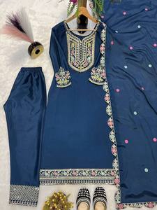 Punjabi ชุดกระโปรงอินเดียสำหรับผู้หญิง, ชุดกระโปรงสีขาวสีขาวพิมพ์ลาย - Product Image 3