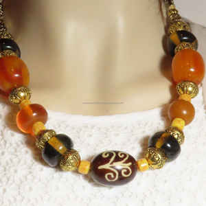 Collar de Perlas de Resina Hechas a Mano de Lujo para Mujer, Perlas Altamente Pulimentadas, Hermoso Accesorio de Moda, la Mejor Calidad Directamente de la India - Product Image 1