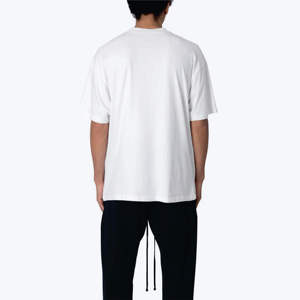 เสื้อยืดคอตตอนสีขาวทรงโอเวอร์ไซส์สำหรับผู้ชาย สวมใส่สบาย แขนสั้น คอกลม สีพื้น ผ้าถัก ทรงพอดีตัว รับสกรีนโลโก้และออกแบบตามสั่ง OEM - Product Image 4