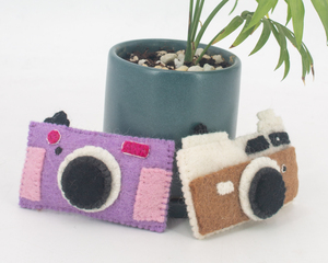 Llavero de fieltro de lana cosido con forma de cámara vintage, juguete de simulación para niños, accesorio para fotos de recién nacidos - Product Image 1