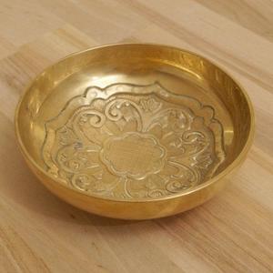 Vaisselle de service artisanale au design rustique, plats et bols pour la présentation des aliments, décoration intérieure, matériau solide - Product Image 1