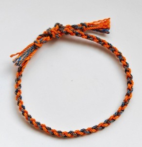 Pulsera de Cuerda de Algodón Tibetano Tejida a Mano: Joyería Boho de la Amistad - Product Image 2