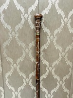 Bastón de Paseo de Madera de Palisandro Vintage, Diseño Pulido Multifuncional con Curvas Naturales - Artículo de Regalo de Uttarakand