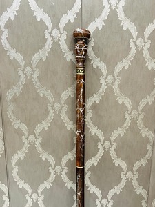 Bastón de Paseo de Madera de Palisandro Vintage, Diseño Pulido Multifuncional con Curvas Naturales - Artículo de Regalo de Uttarakand - Product Image 5