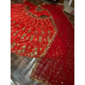 Ropa de Diseñador India y Pakistaní, Hermoso Lehenga Choli con Bordado Zari - Product Image 2